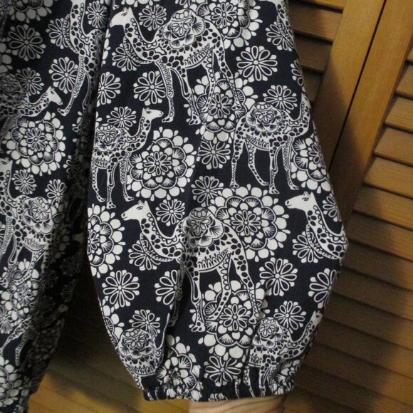 Crown & Ivy top NAVY blue & white, soft V neck, lightweight & flowy size L - Picture 5 of 8